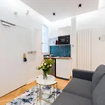 HotelHome Paris 16